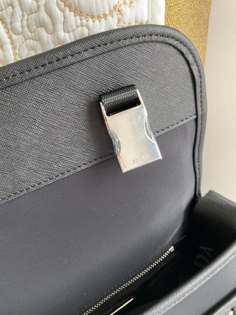 Sac à bandoulière en Re-Nylon et cuir Saffiano