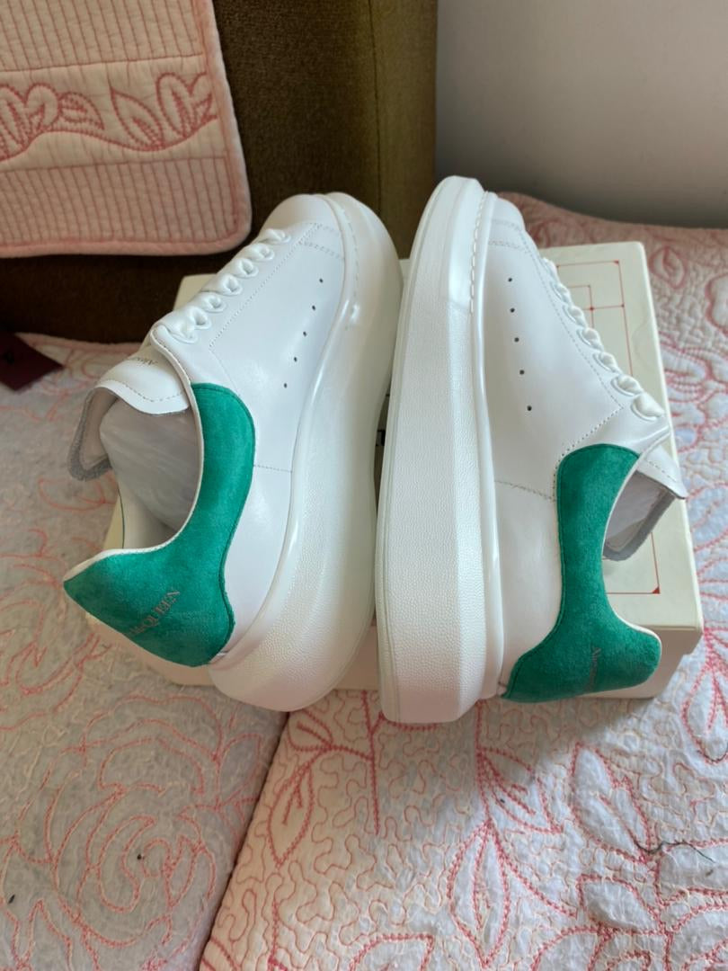 McQueen verde de gran tamaño