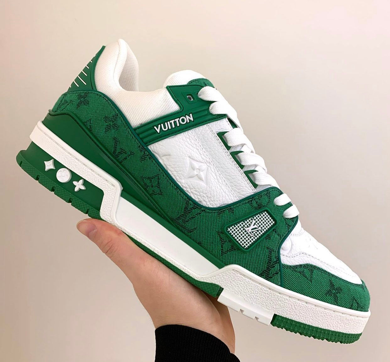 Zapatilla deportiva (varios colores)