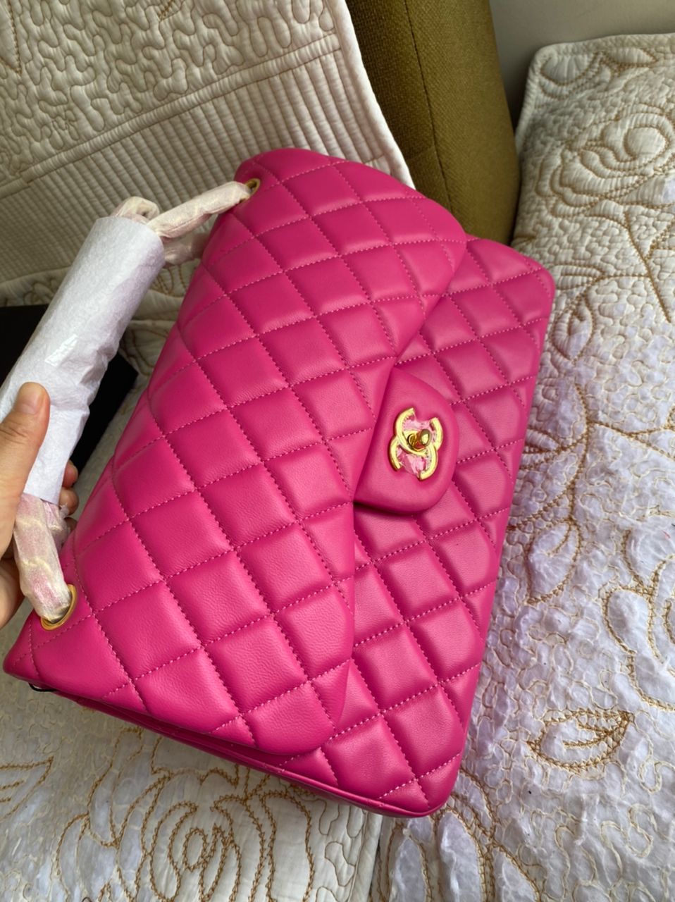 Sac à rabat moyen en cuir d'agneau rose