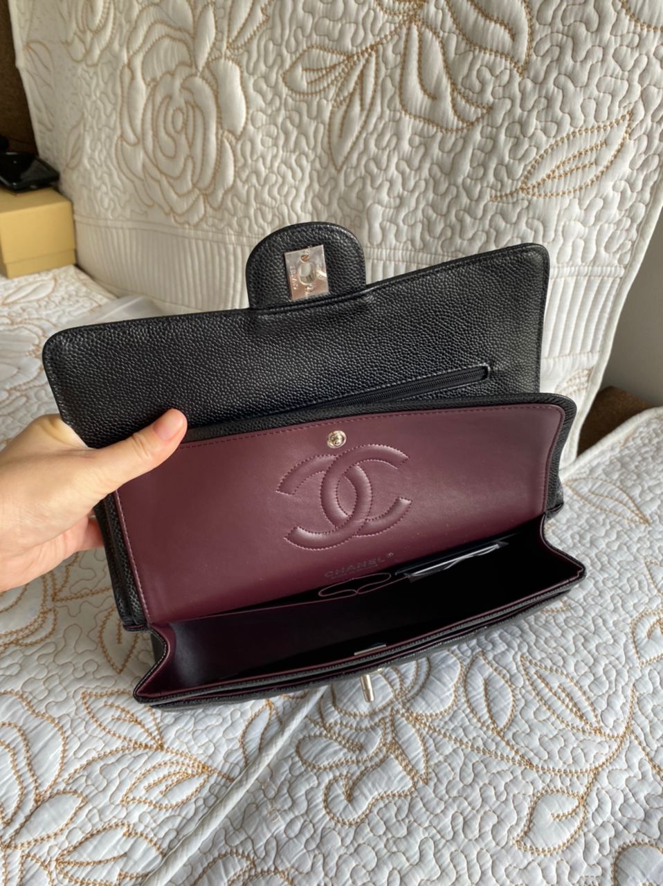 PETIT sac à rabat Cavier matelassé noir