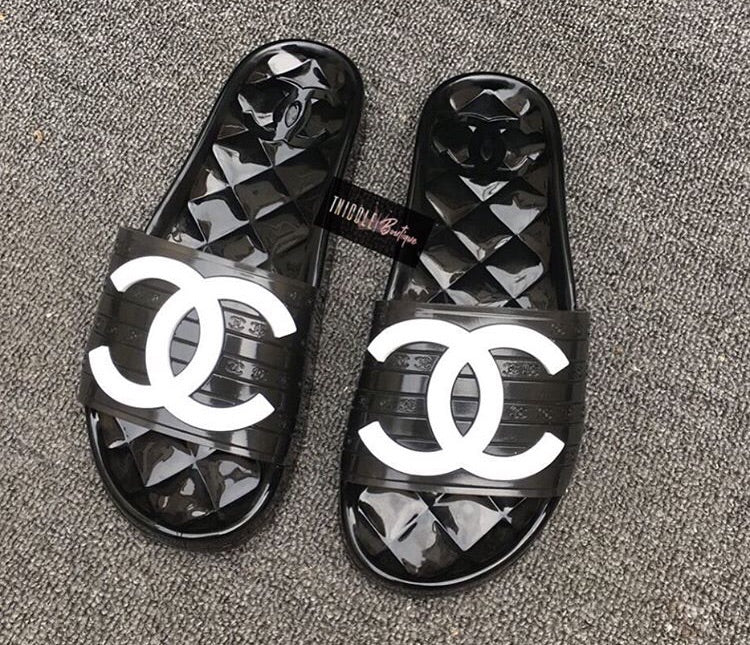 Claquette brillante Coco noir + blanc