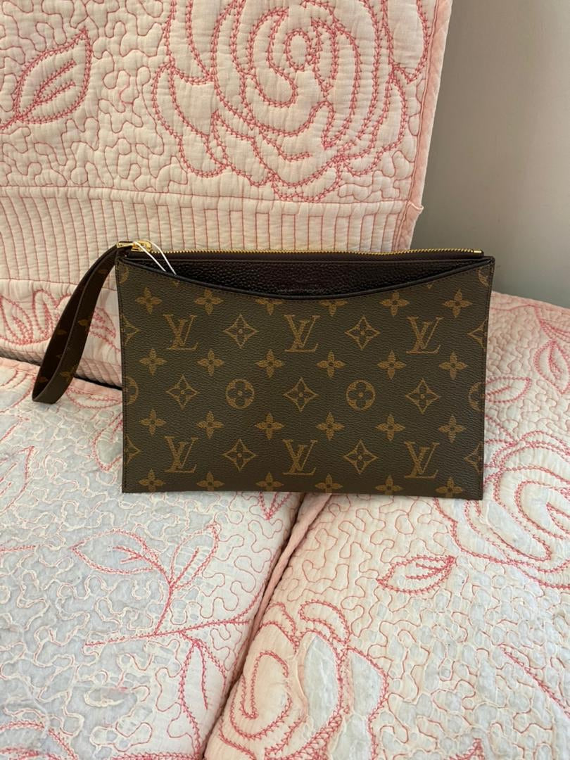 Bolsa diaria con monograma