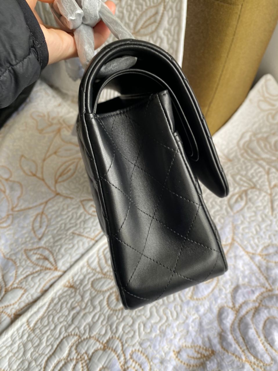 Sac à rabat moyen en cuir d'agneau matelassé So Black
