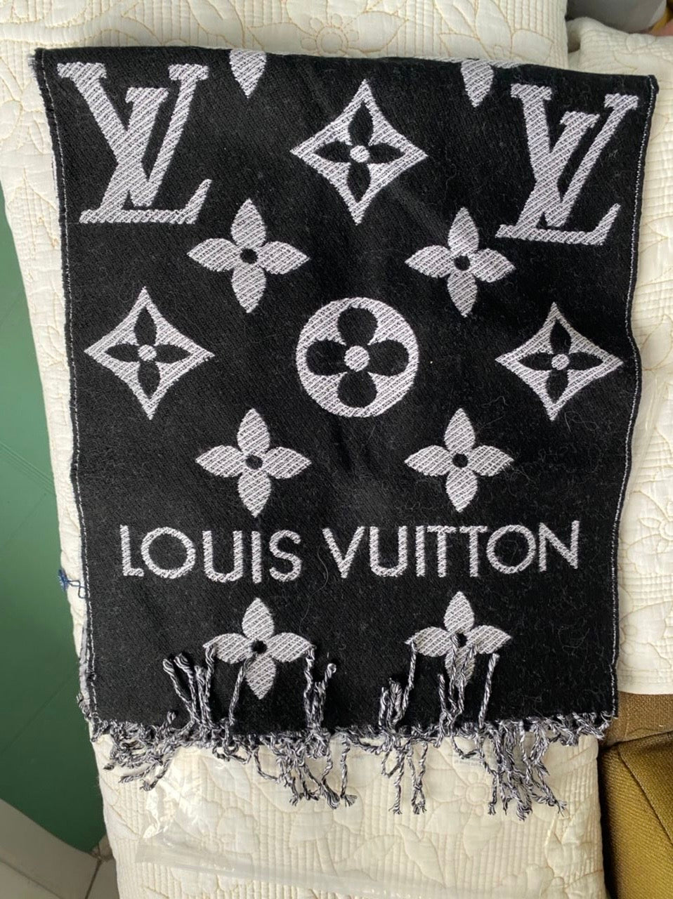 Essential Scarf LV