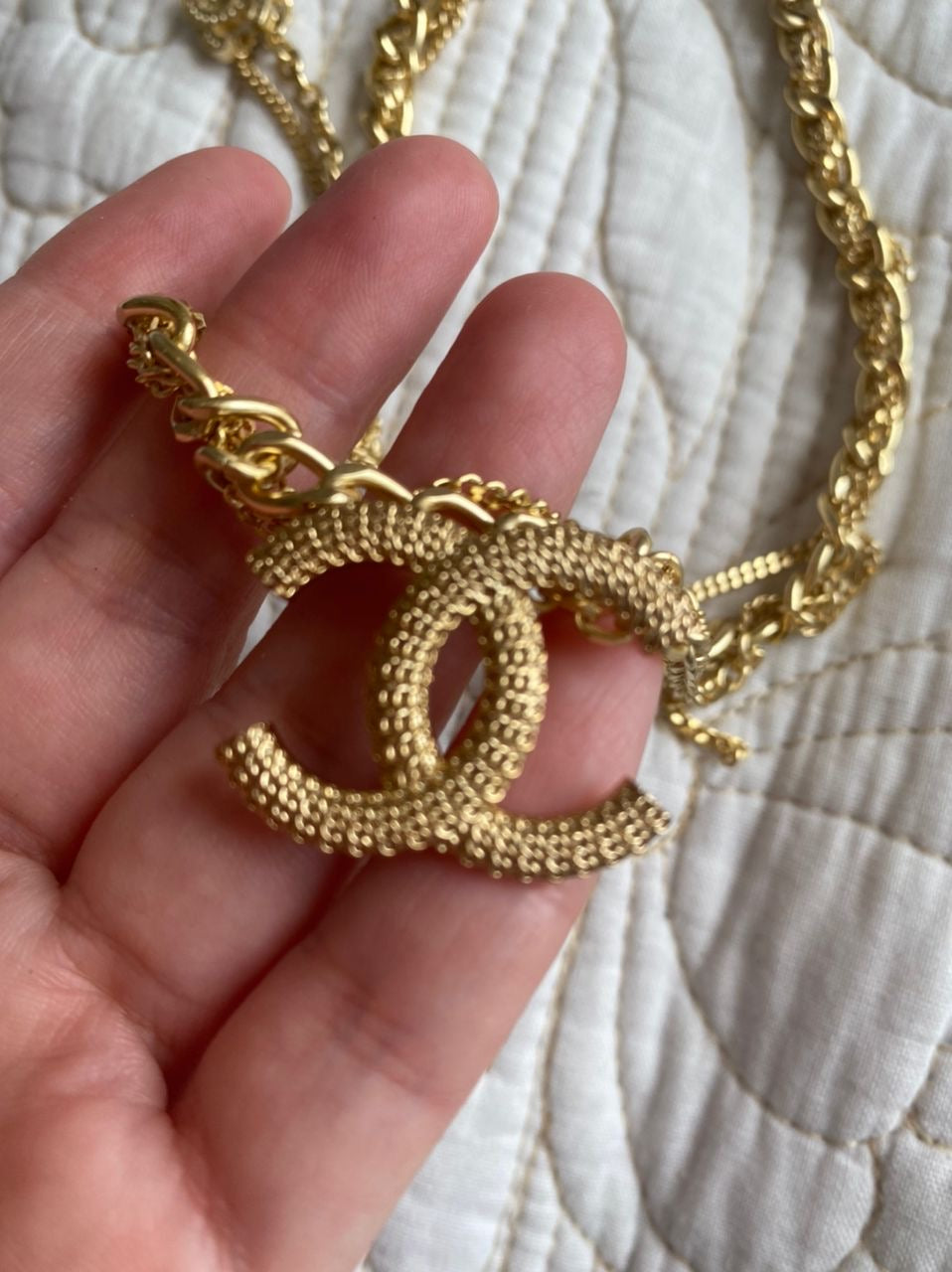 Collier ras du cou à chaîne avec logo CC