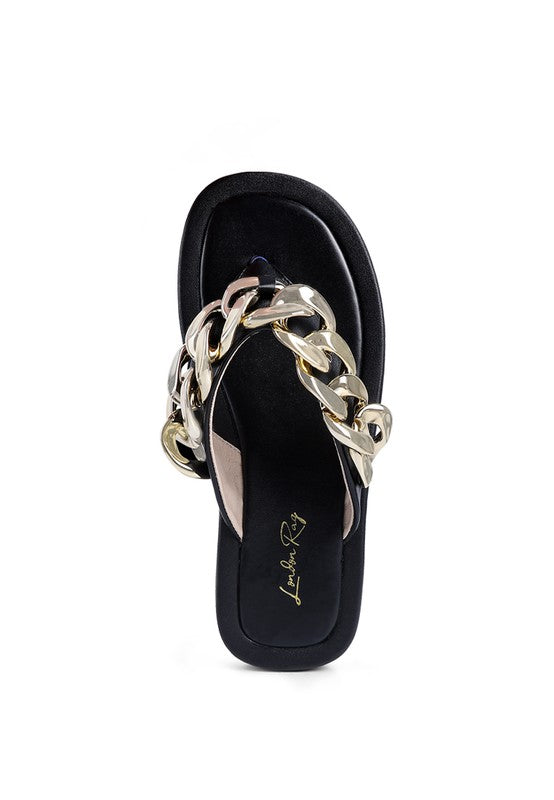 SANDALIAS DE DESTALONADA CON CADENA DE METAL
