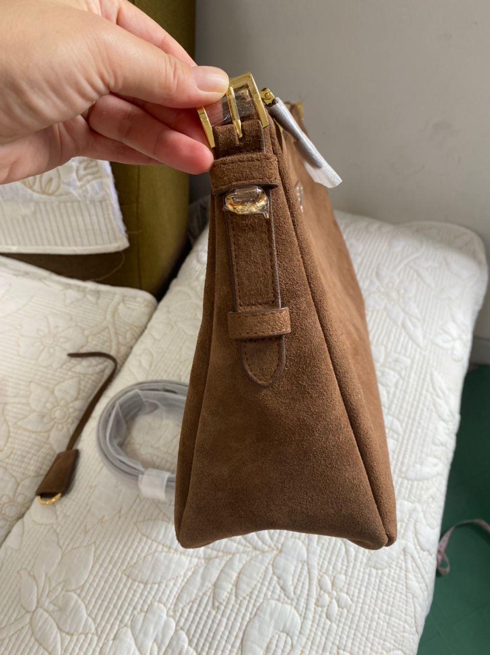 Aimée medium suede shoulder bag | Cinnamon