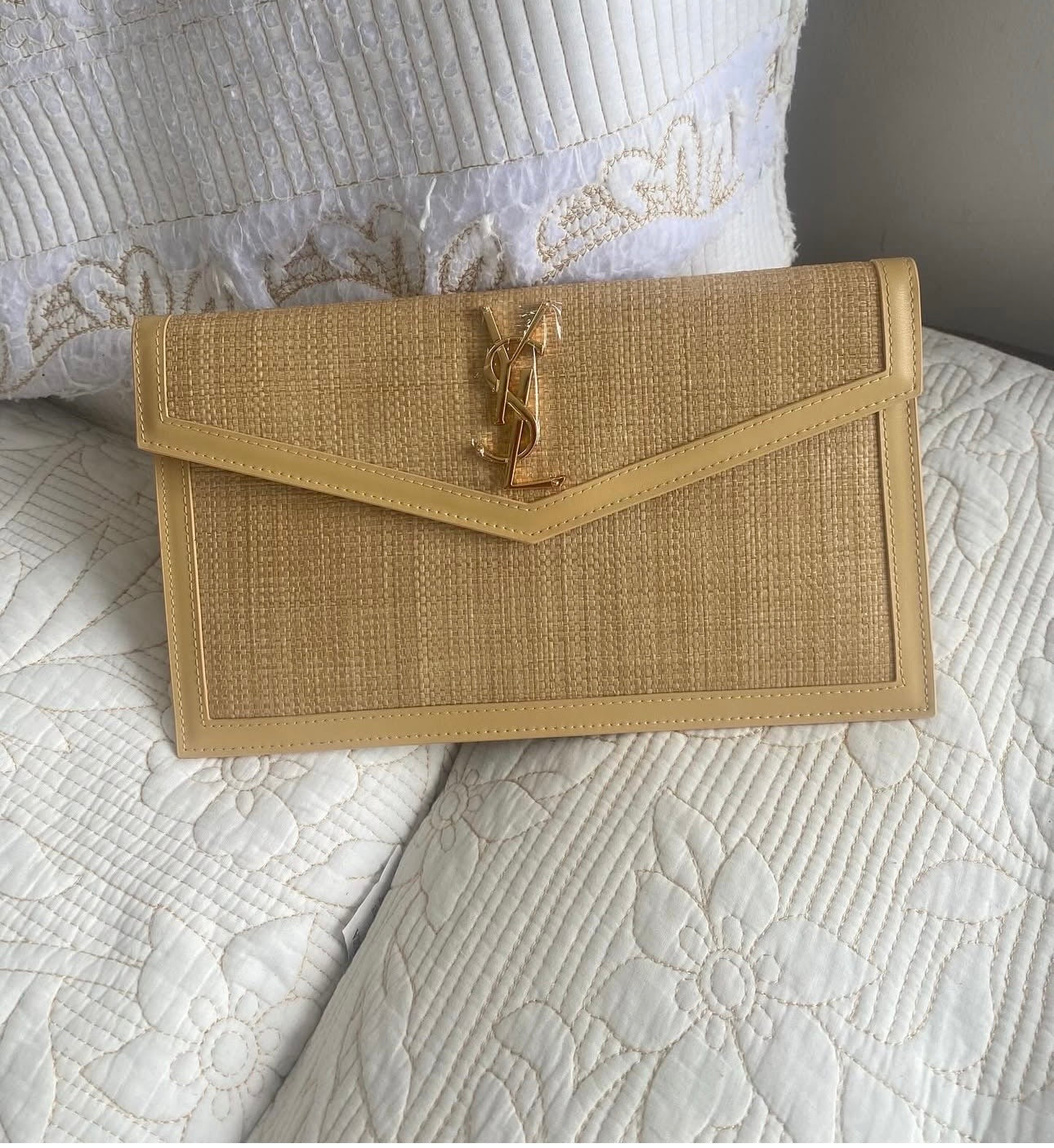 UPTOWN POUCH IN MICRO RAFFIA