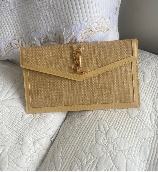 UPTOWN POUCH IN MICRO RAFFIA