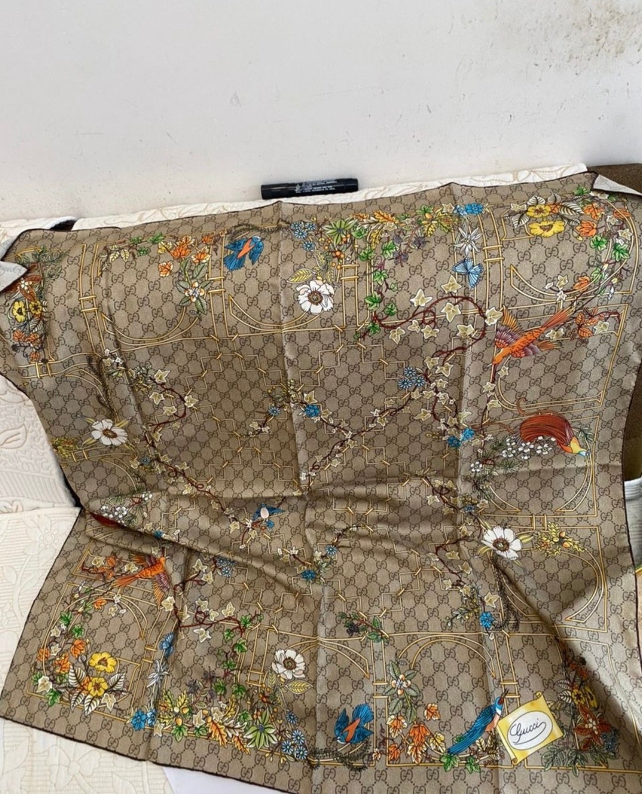 ANIMAL AND FLORAL PRINT SILK SCARF | GG