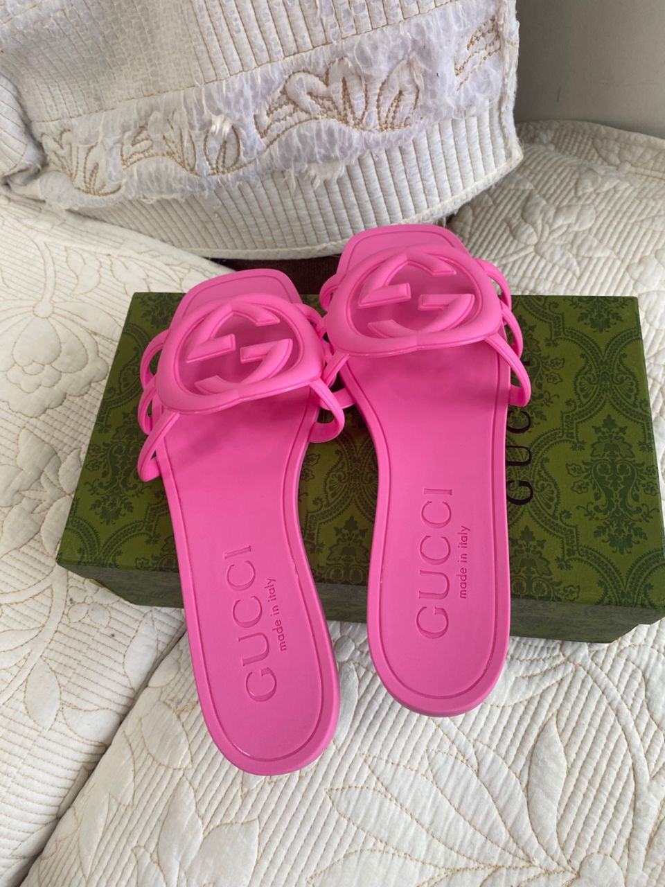 Pink Women's Interlocking G slide sandal