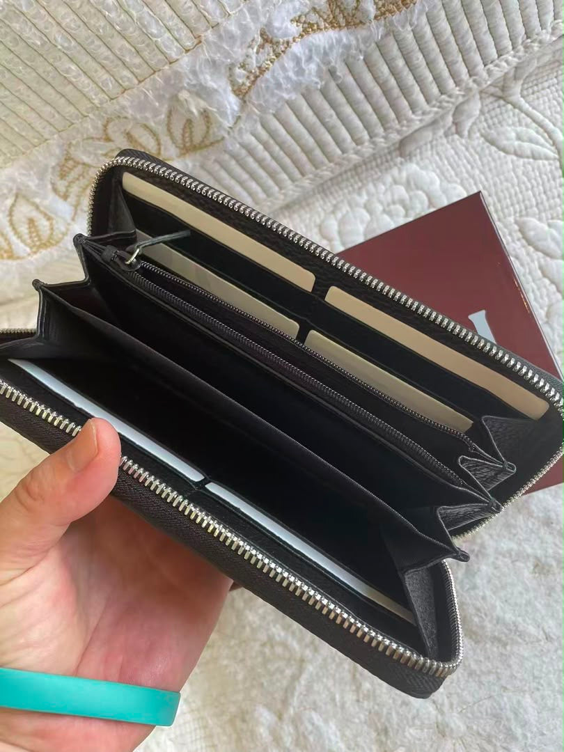 GG Black Jumbo Zip Around Wallet