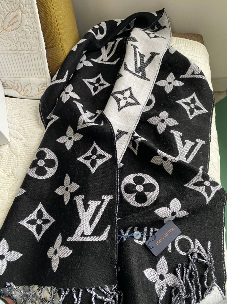 Essential Scarf LV