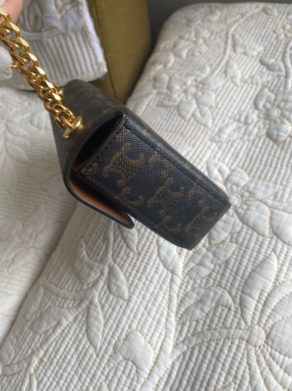 BESACE TRIOMPHE EN CUIR DE VEAU BRILLANT NOIR