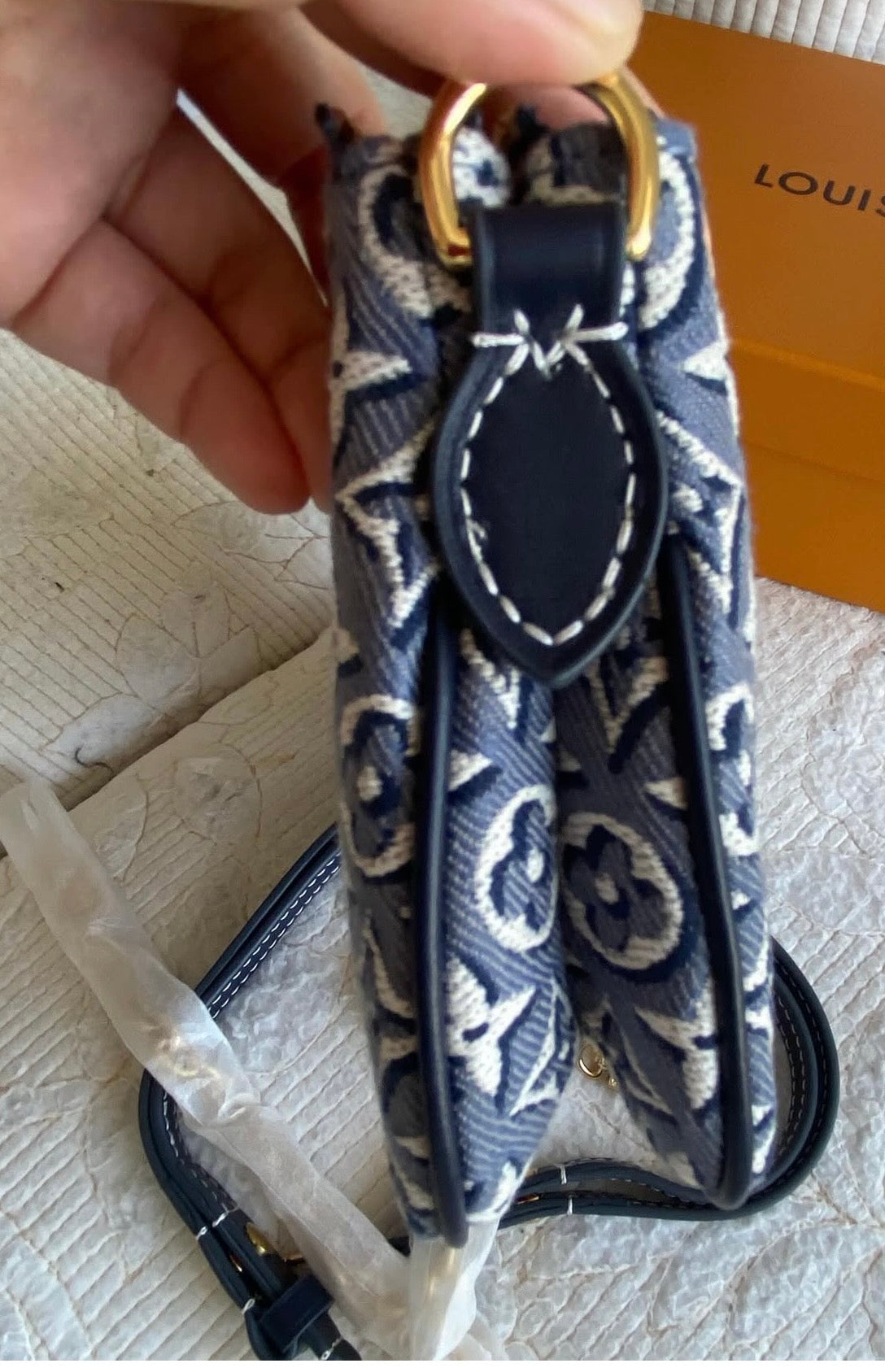 Pochette Liv | LV Monogram Embleme Bleu