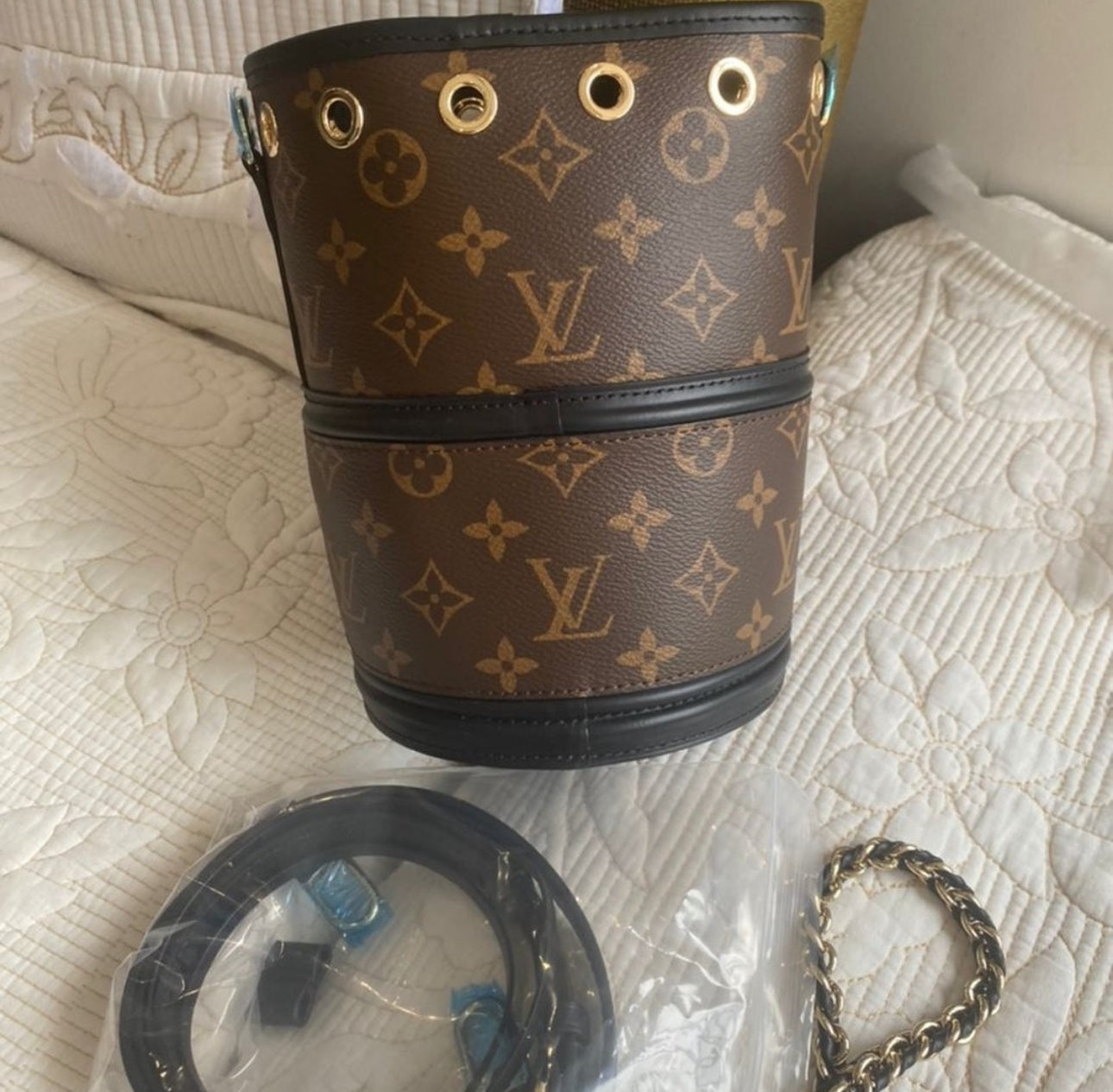Canoe Monogram | LV