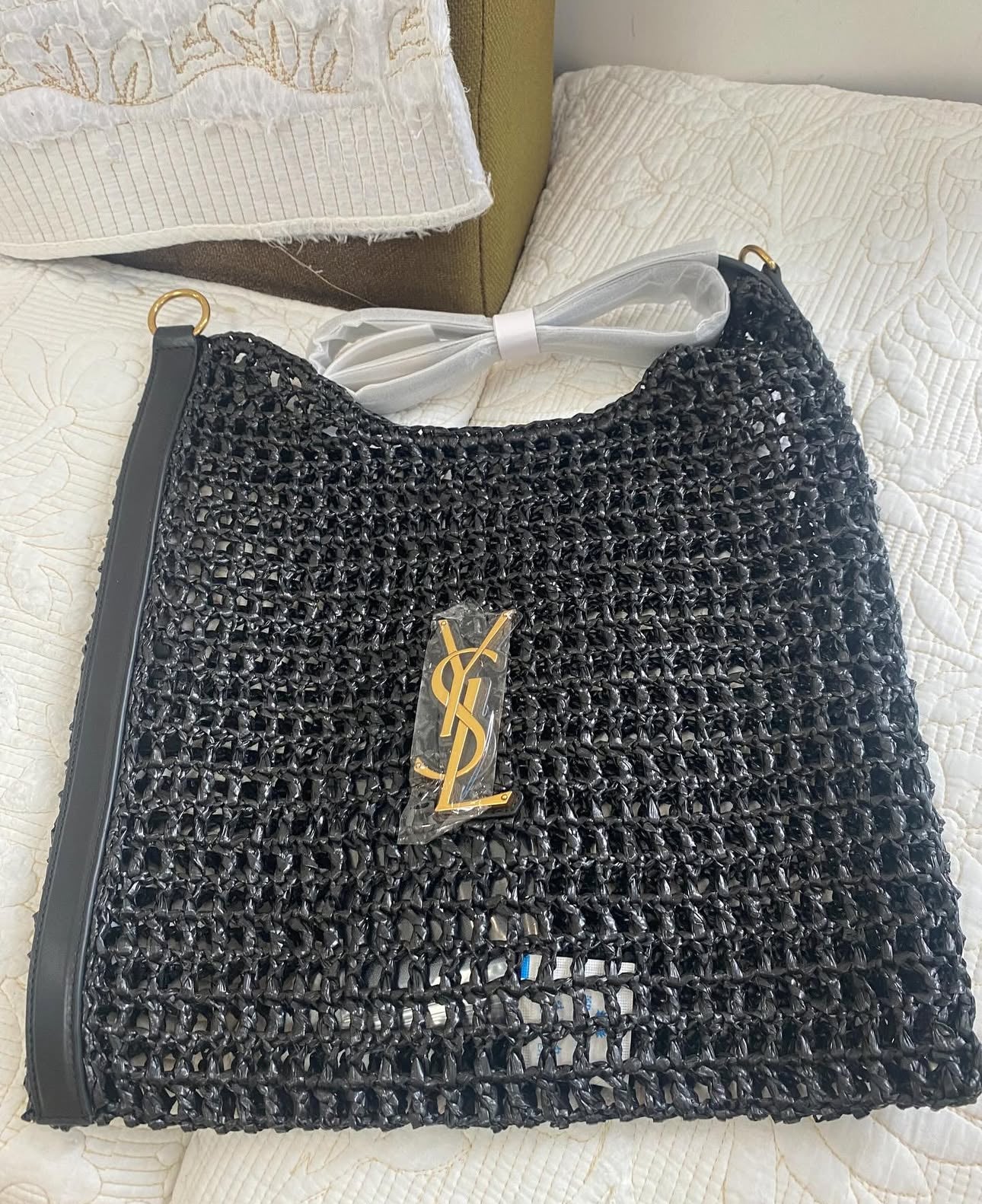 Xalis Shoulder Bag in Raffia (Unisex)