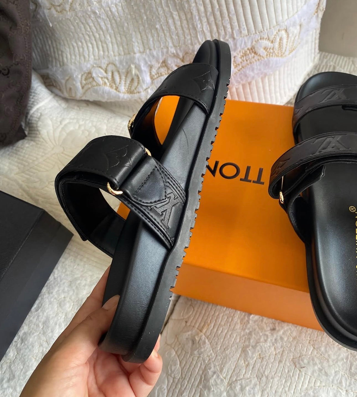 Bom Dia Flat Comfort Mule | Black
