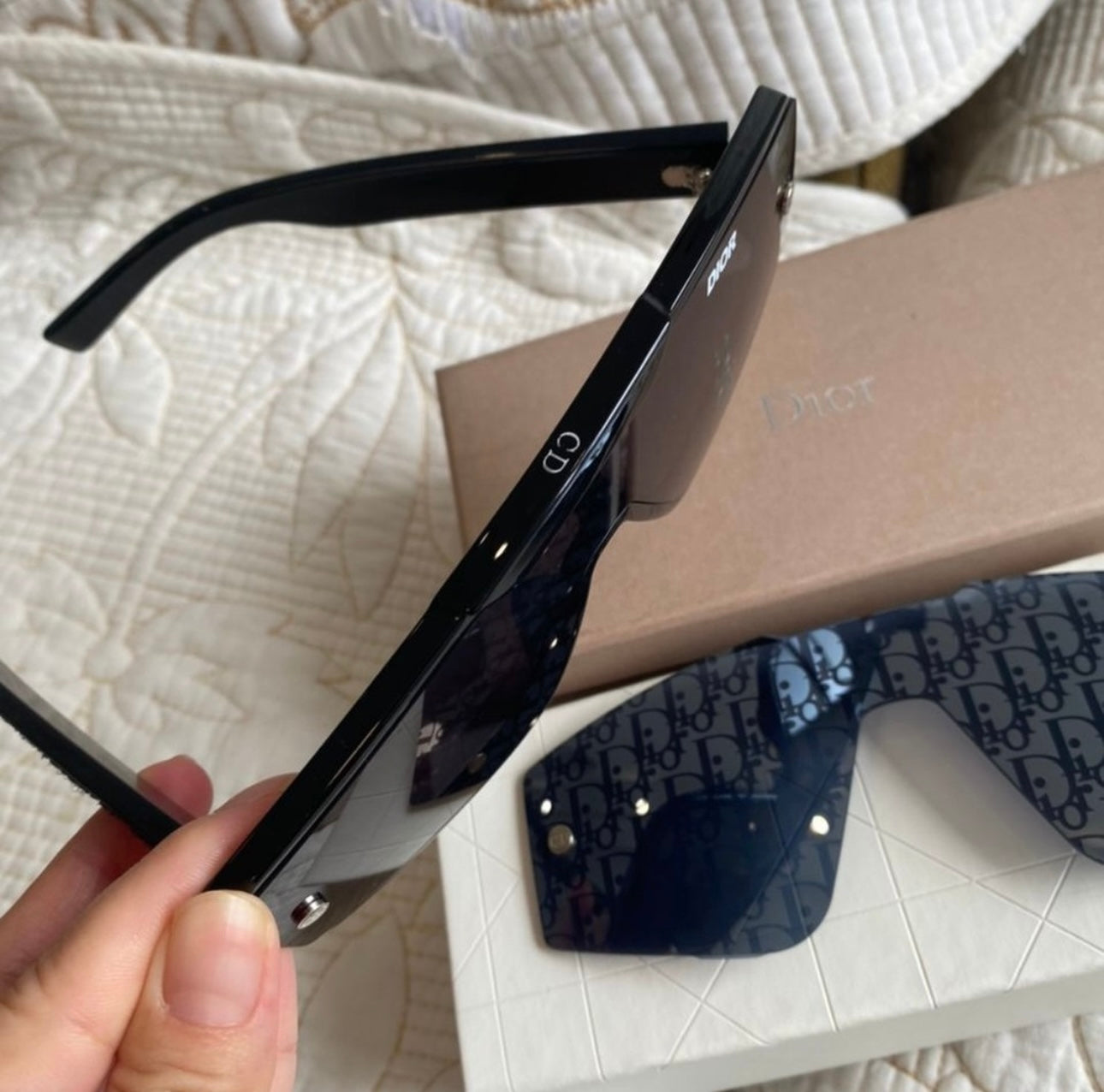 CD Sunglasses (2 STYLES)