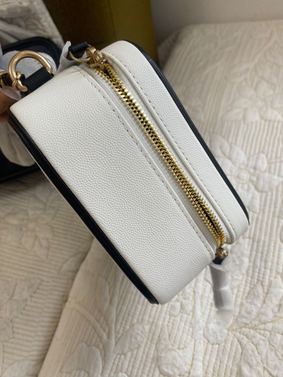 Neceser Caviar Quilted Medium CC Filigree Blanco Negro