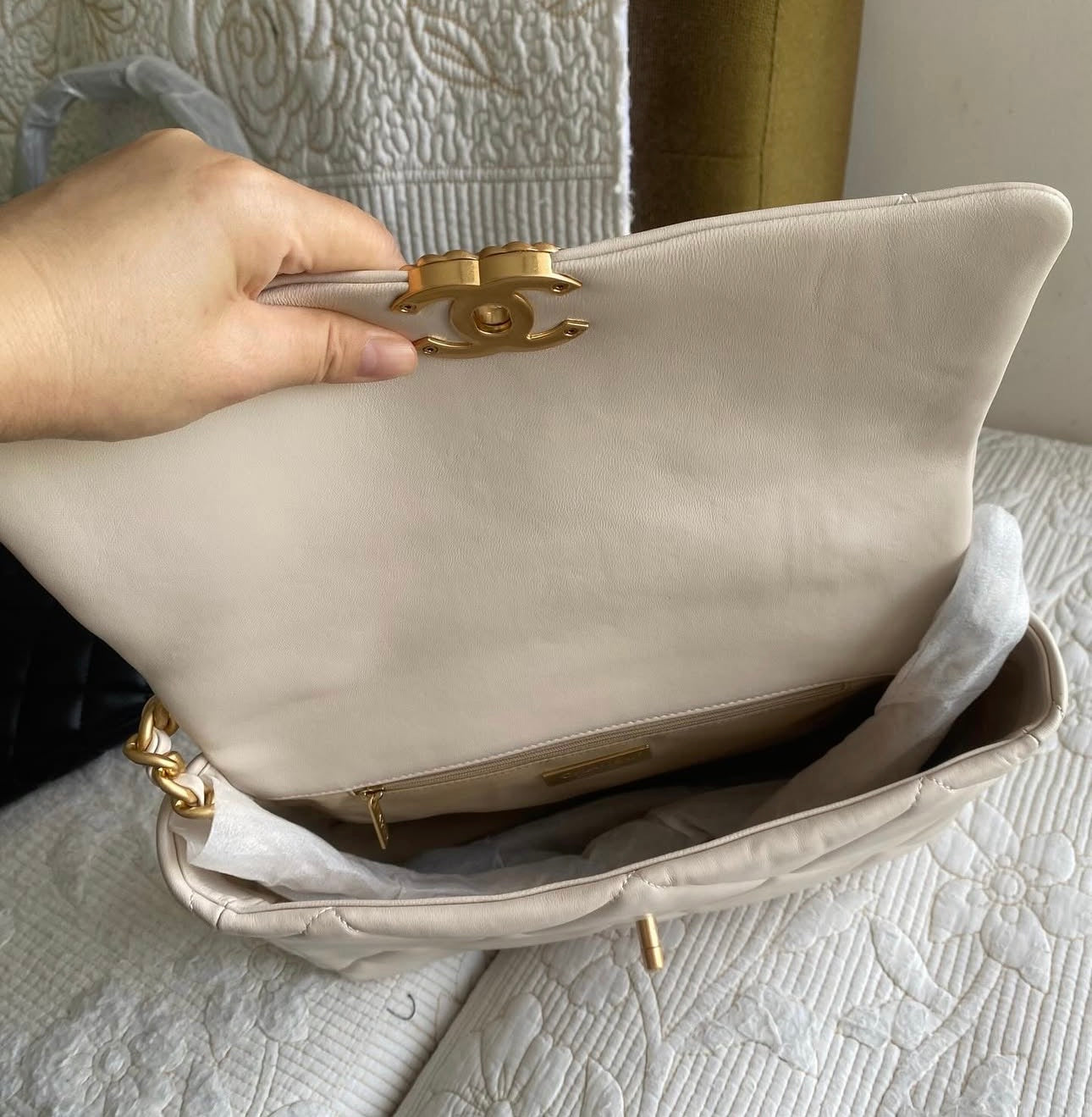 Cream 19 Flap Bag