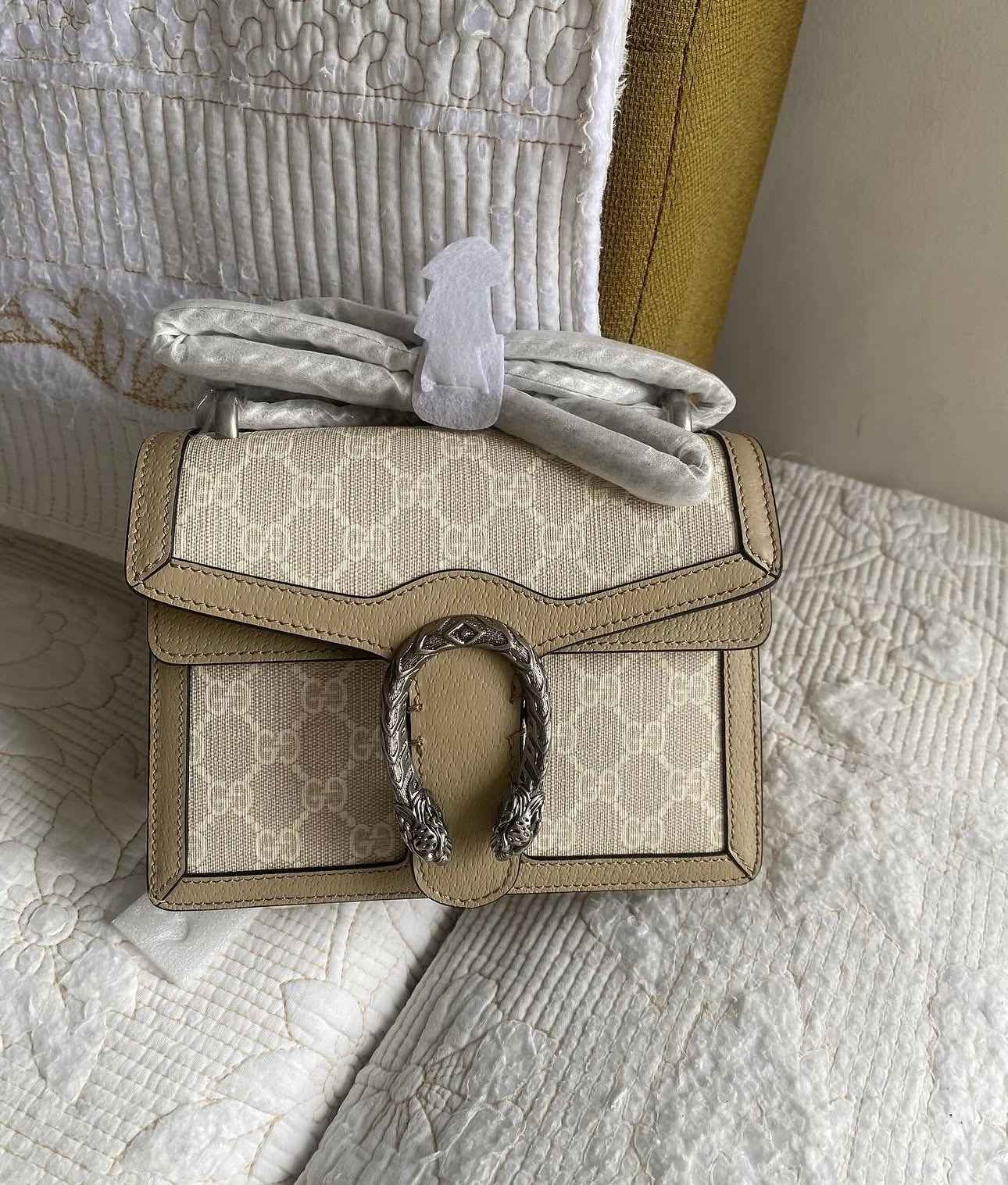 Super Mini Dionysus shoulder bag in beige and white GG Supreme canvas