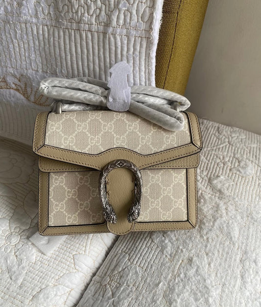 Super Mini Dionysus shoulder bag in beige and white GG Supreme canvas