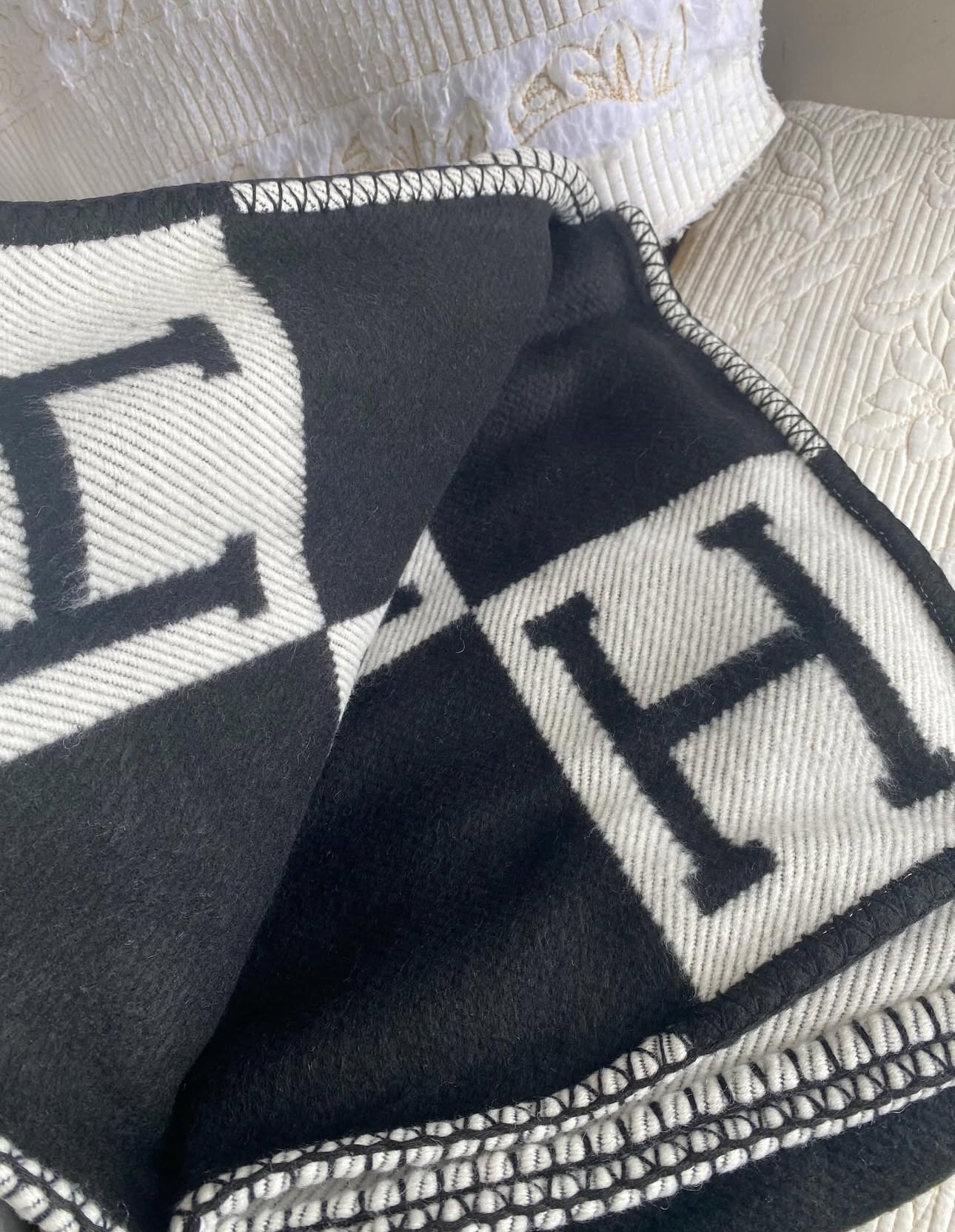 Black Hermes Avalon Throw Blanket