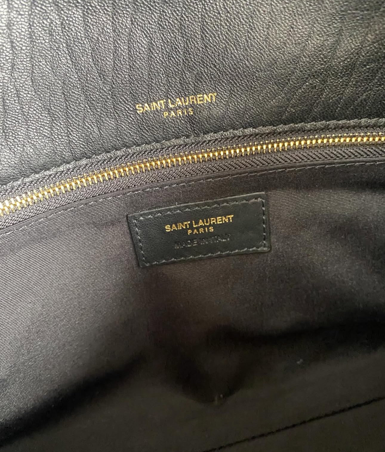CASSANDRE LARGE ENVELOPE POUCH IN LAMBSKIN BLACK