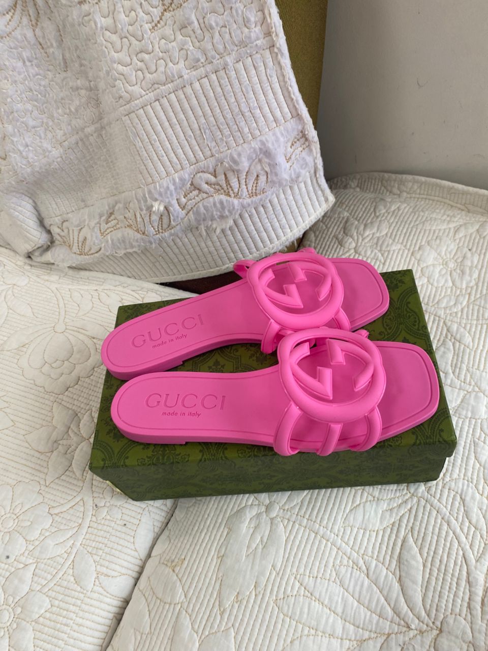 Pink Women's Interlocking G slide sandal