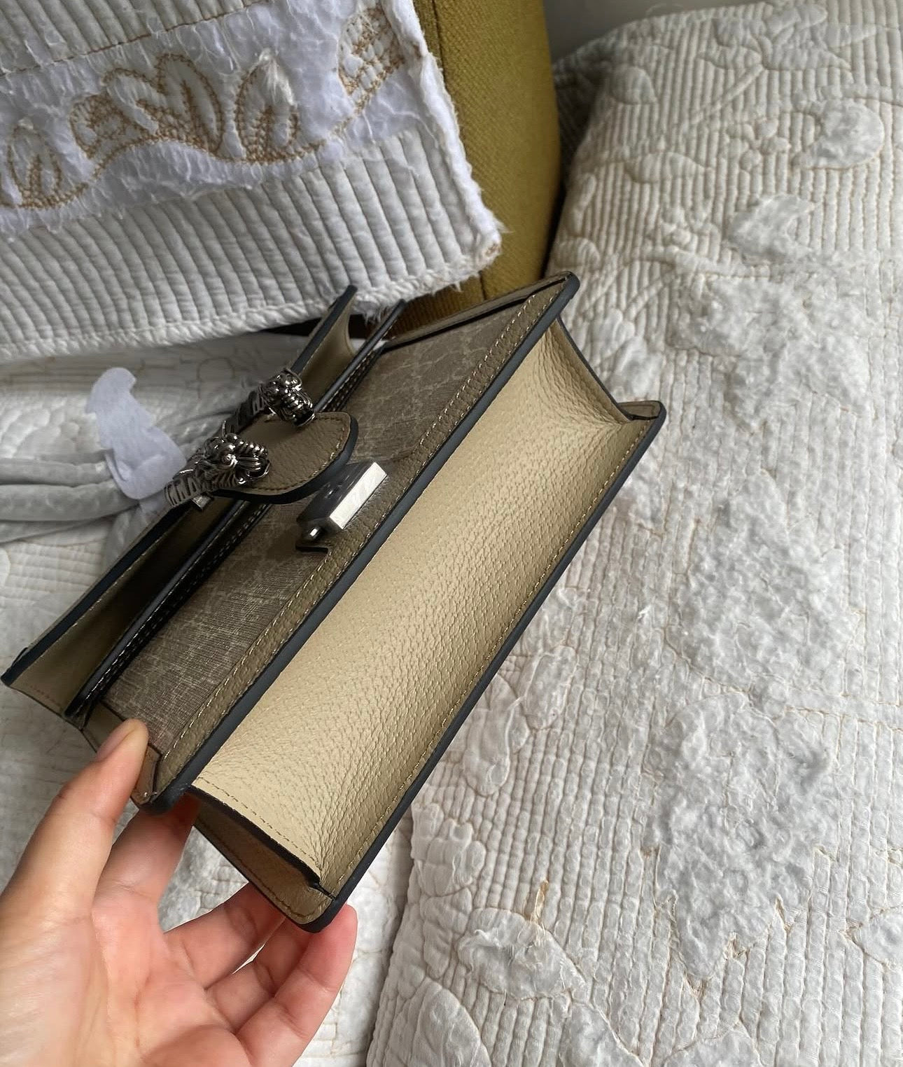 Super Mini Dionysus shoulder bag in beige and white GG Supreme canvas