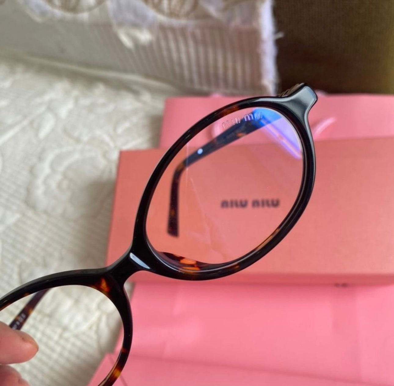 Regard Sunglasses | Miu Miu