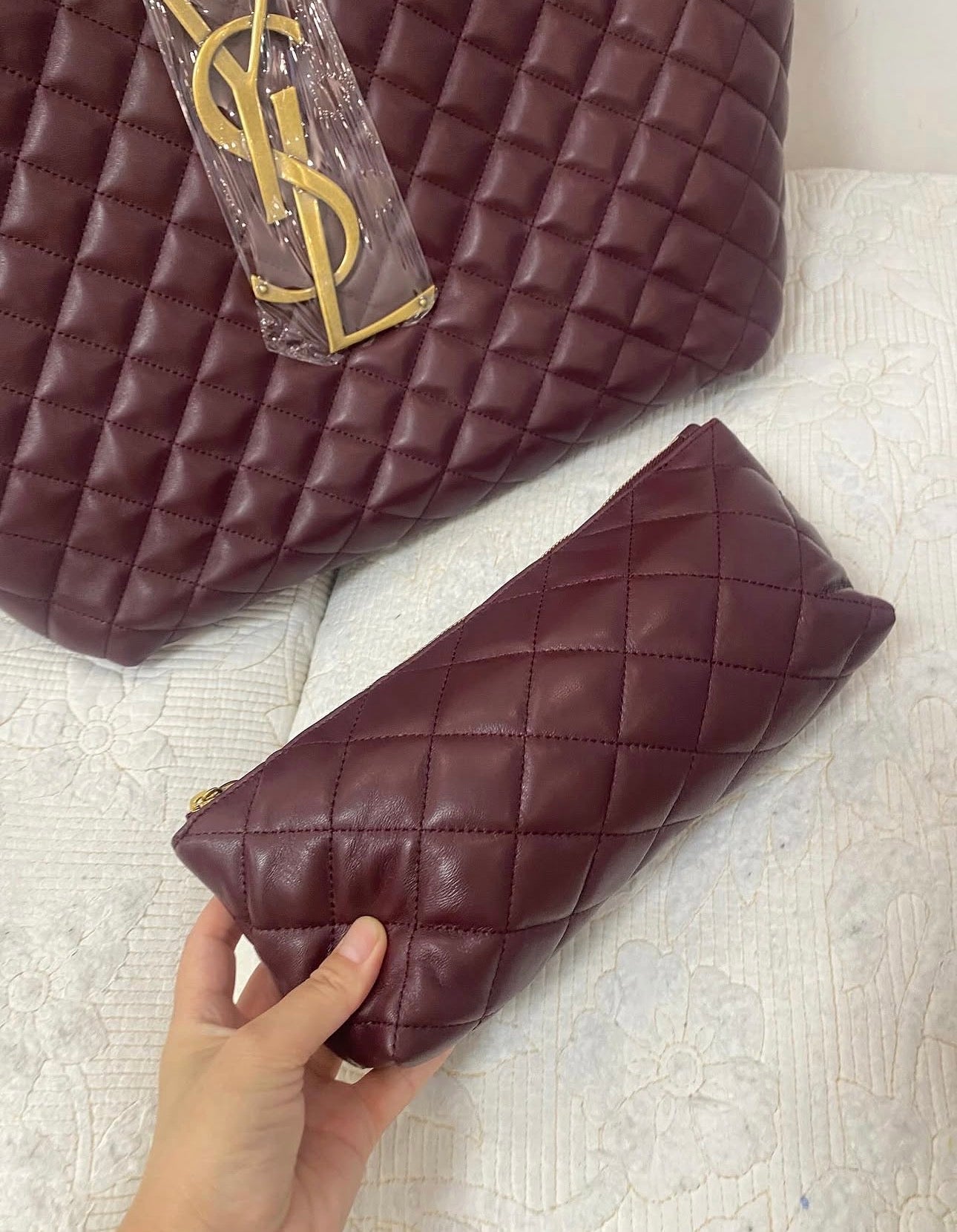 Wine Icare Shopper Tote + Cosmetic Bag