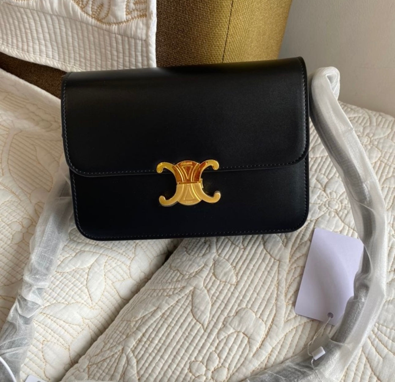 BESACE TRIOMPHE EN CUIR DE VEAU BRILLANT NOIR