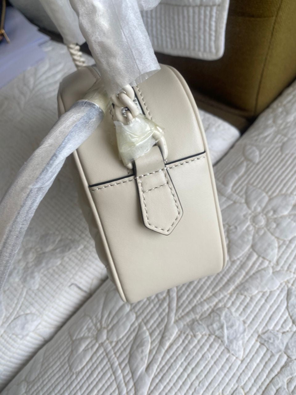 WHITE MARMONT SMALL SHOULDER BAG