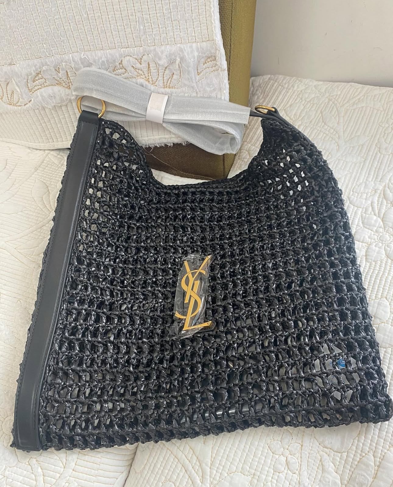 Xalis Shoulder Bag in Raffia (Unisex)