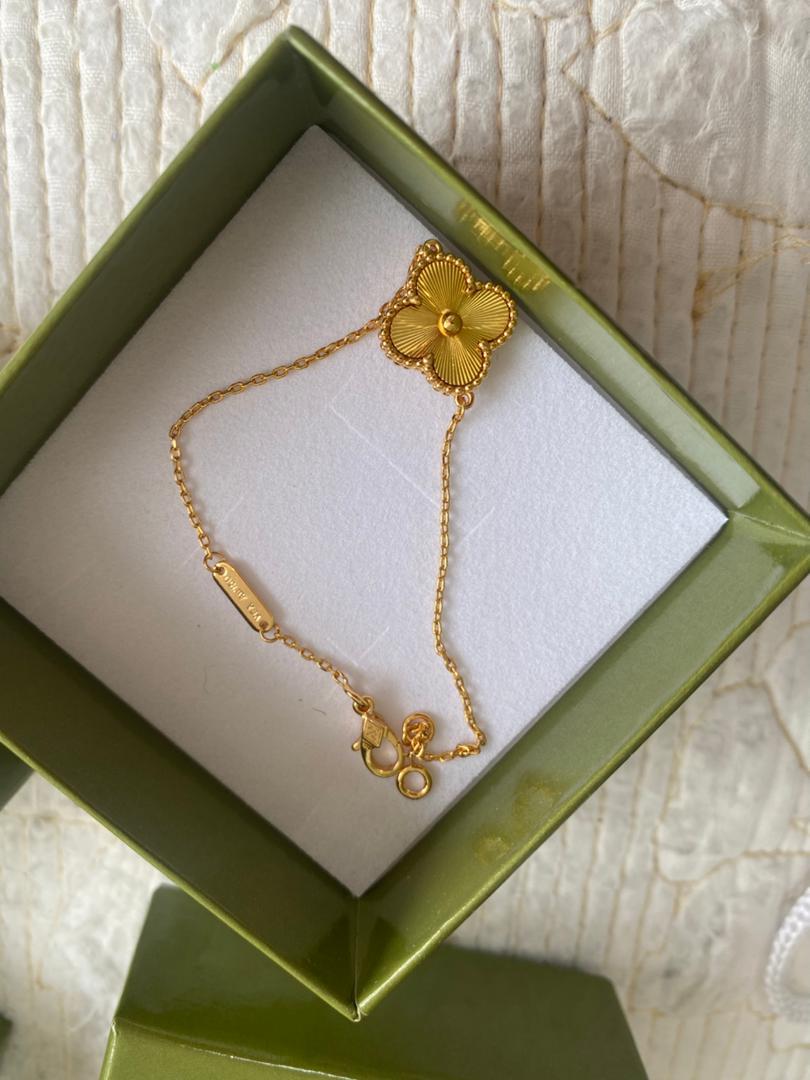 Gold Clover Cleef Set