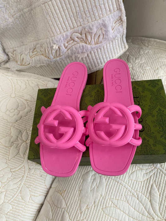 Pink Women's Interlocking G slide sandal