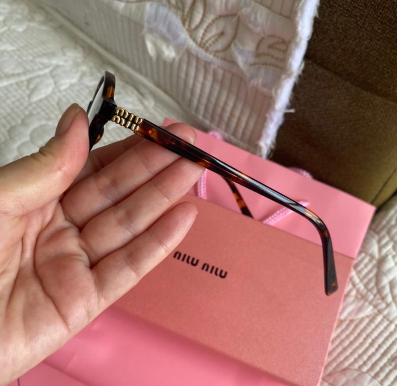 Regard Sunglasses | Miu Miu