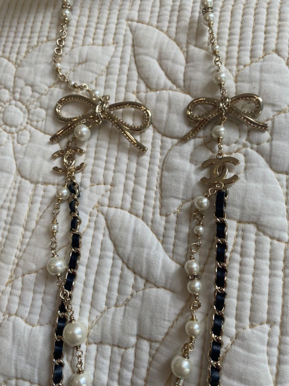 Coco Bow & Pearls Necklace