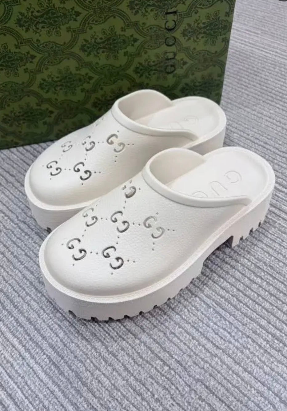 Women's platform perforated G sandal | 3 Colors