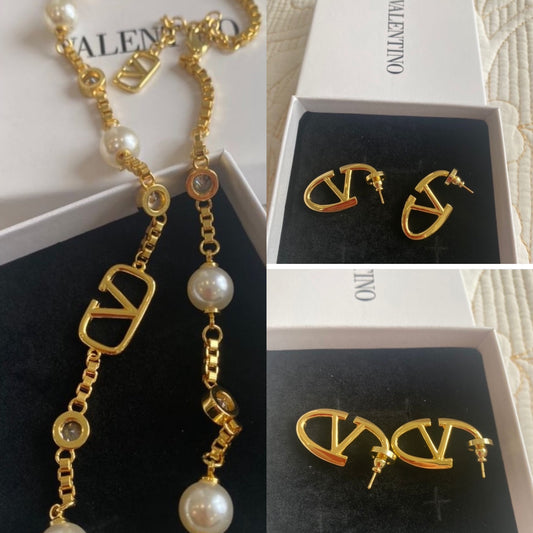 VLOGO PEARL NECKLACE + EARRING SET