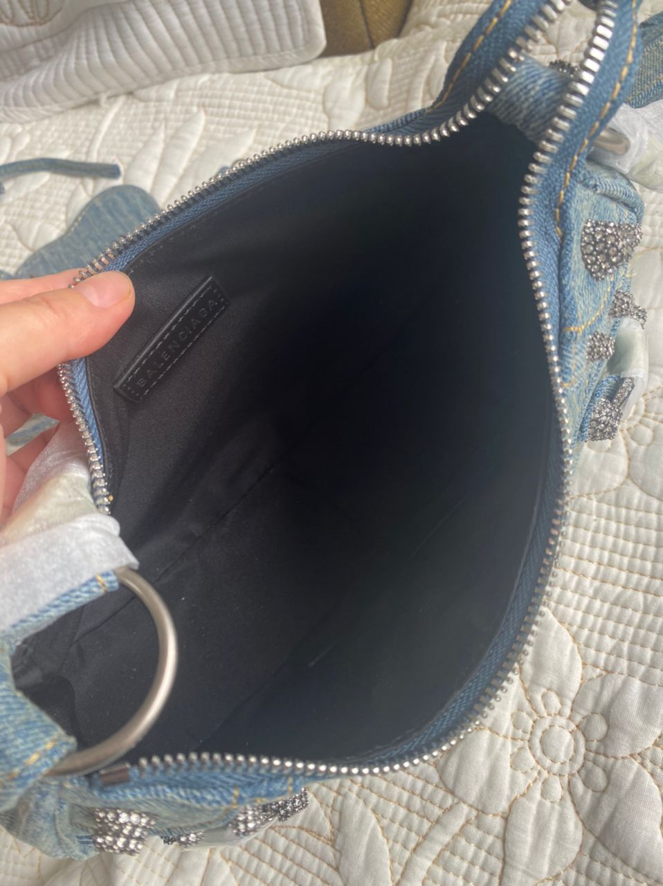 SAC BANDOULIÈRE LE CAGOLE EN DENIM AVEC STRASS BLEU