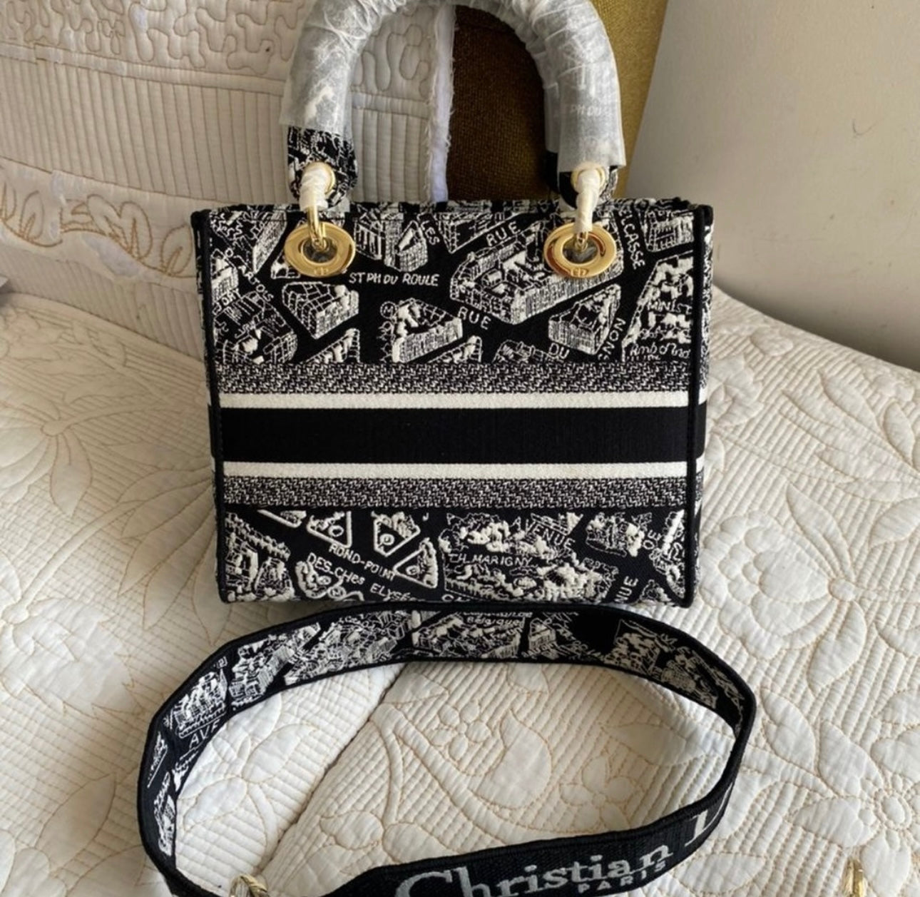 Lady Delight Medium Shoulder Tote Bag Canvas Black White