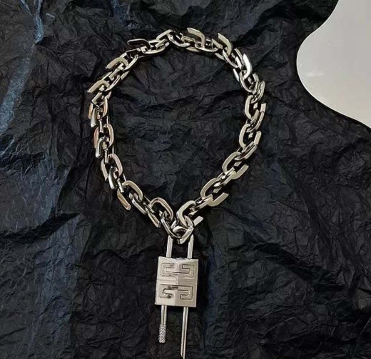 Collier chaîne Givench