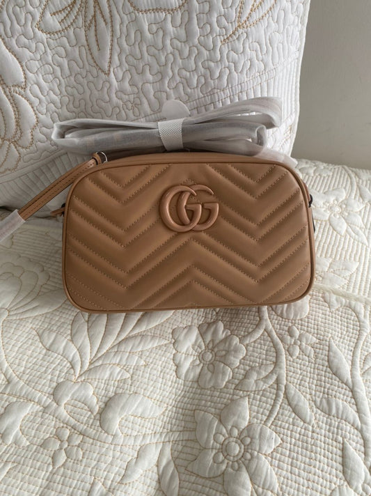 Sac porté épaule matelassé GG Marmont rose beige