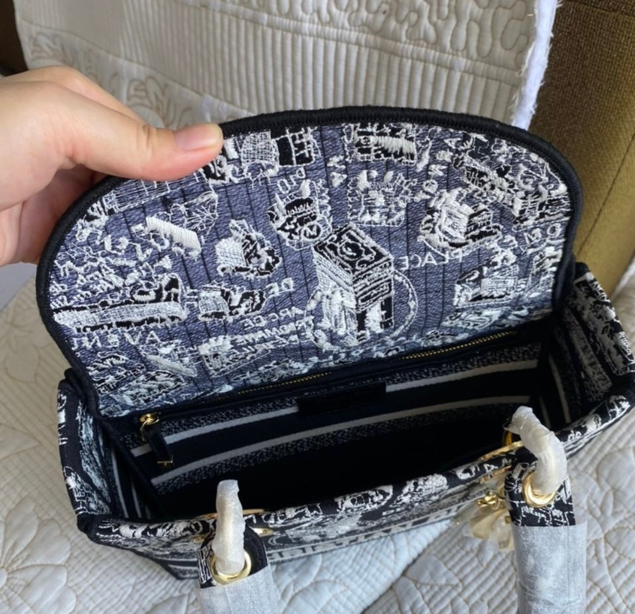 Lady Delight Medium Shoulder Tote Bag Canvas Black White