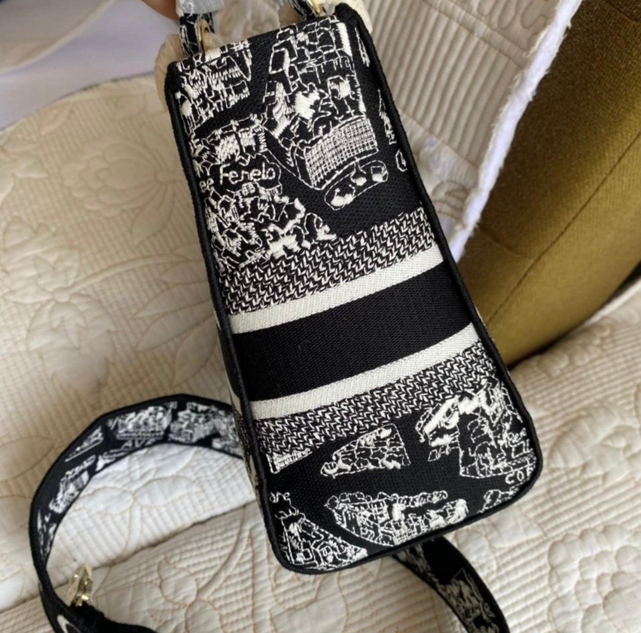 Lady Delight Medium Shoulder Tote Bag Canvas Black White
