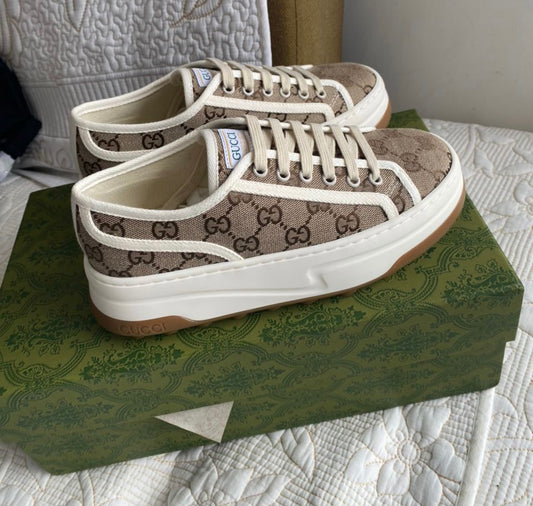 Beige & Ebony GG Canvas Sneaker